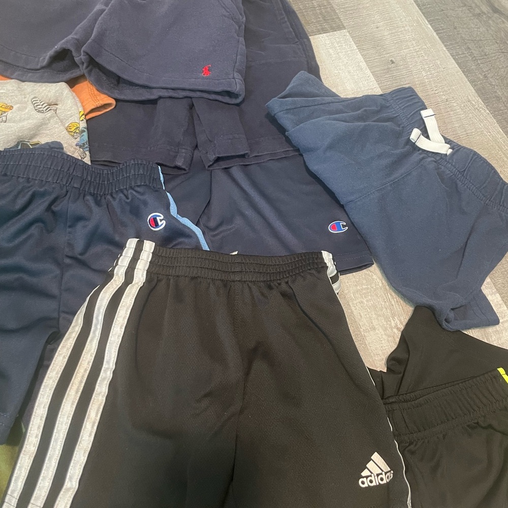 12 pairs of boys 3t shorts